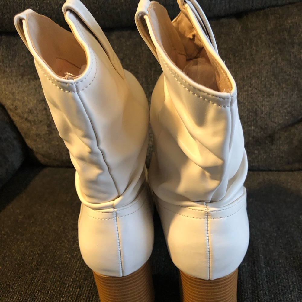 Boots - Picture 2 of 4
